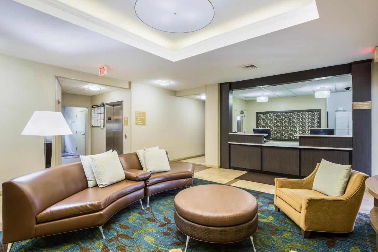 Candlewood Suites Virginia Beach Town Center By Ihg Exterior photo