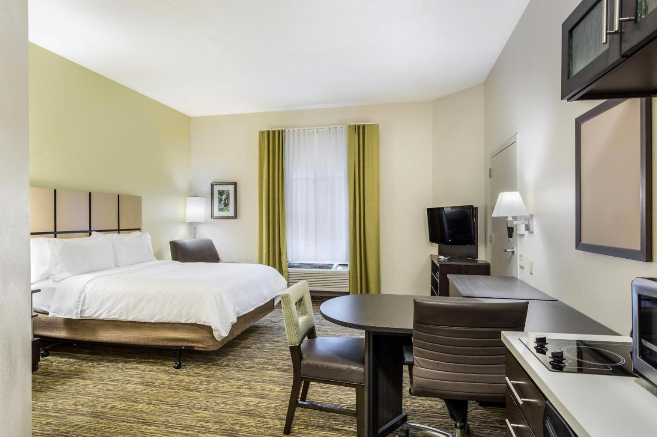 Candlewood Suites Virginia Beach Town Center By Ihg Exterior photo